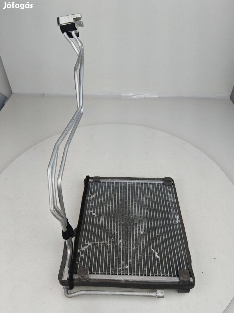 Tesla Model 3 klímahűtő (használt) AMD145797