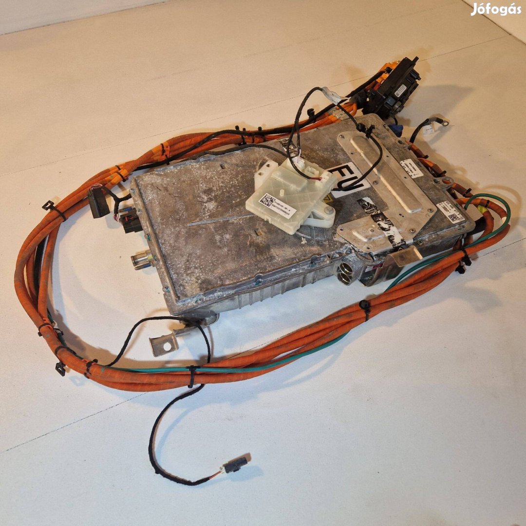 Tesla Model S OBC - fedélzeti töltő (használt) 1066510-01-B