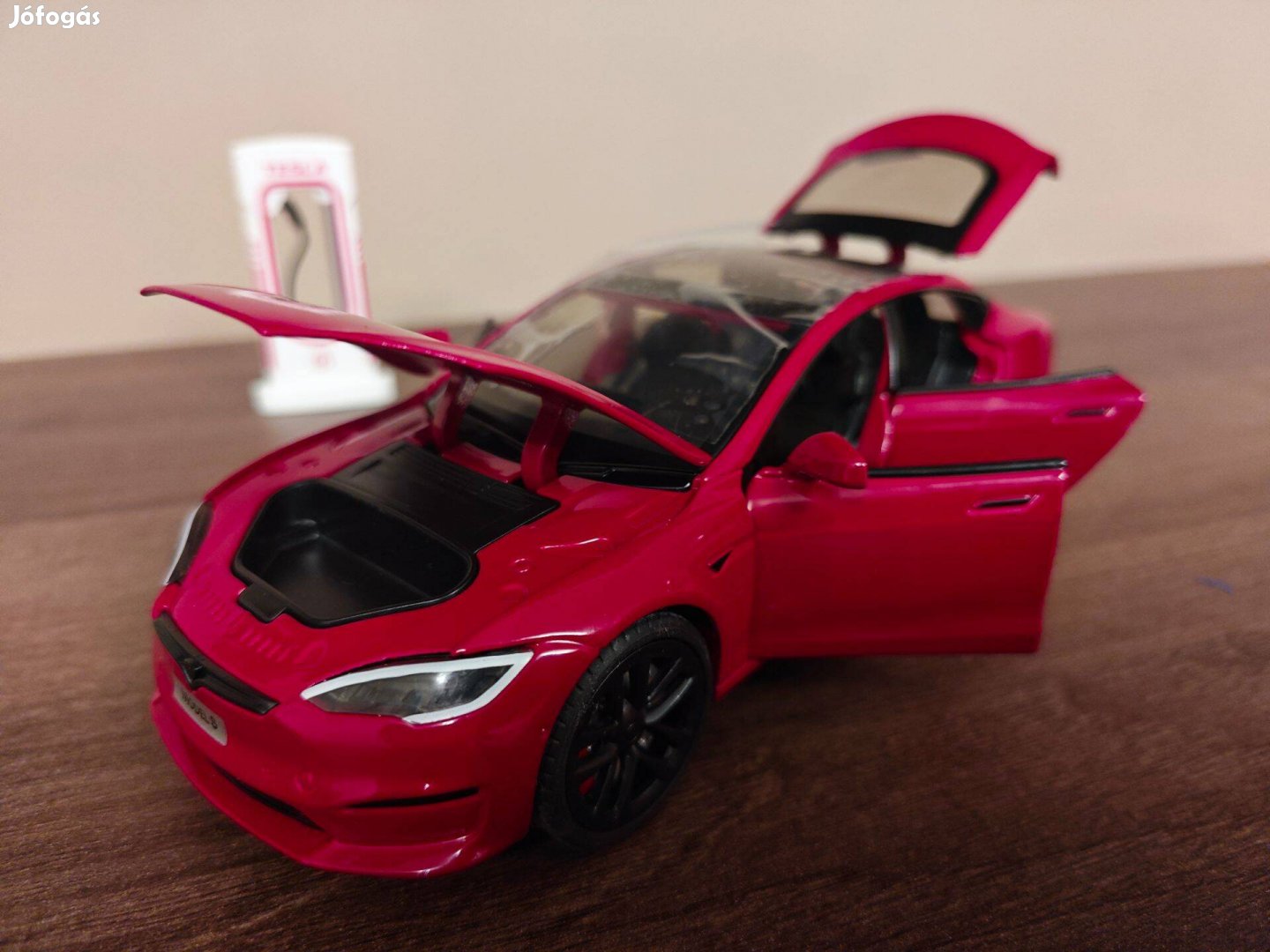 Tesla Model S Plaid játékautó 1:24