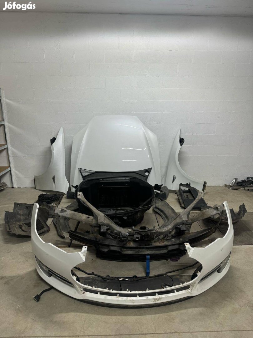 Tesla Model S  komplett eleje , Front