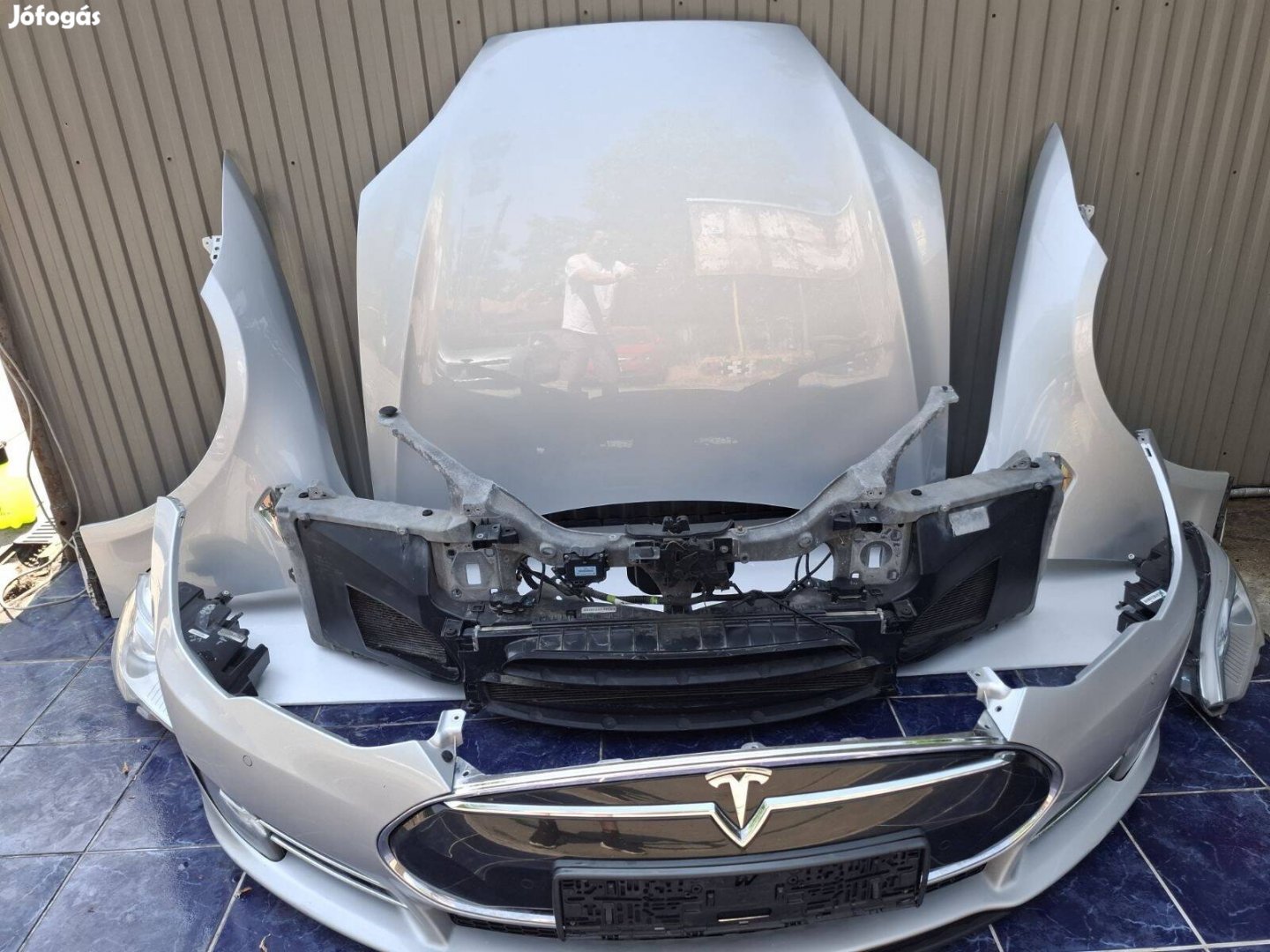 Tesla Model S  komplett eleje , Front