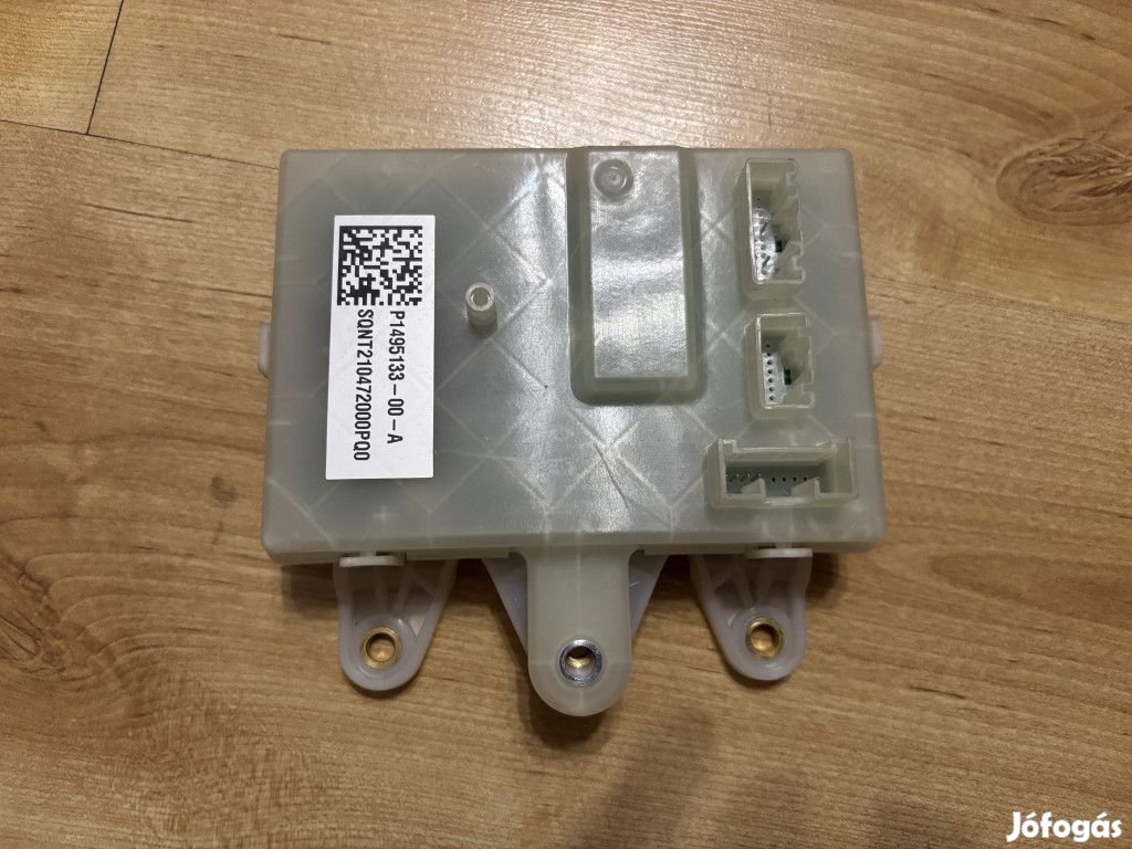 Tesla Model S vezérlő egység 1495133-00-A