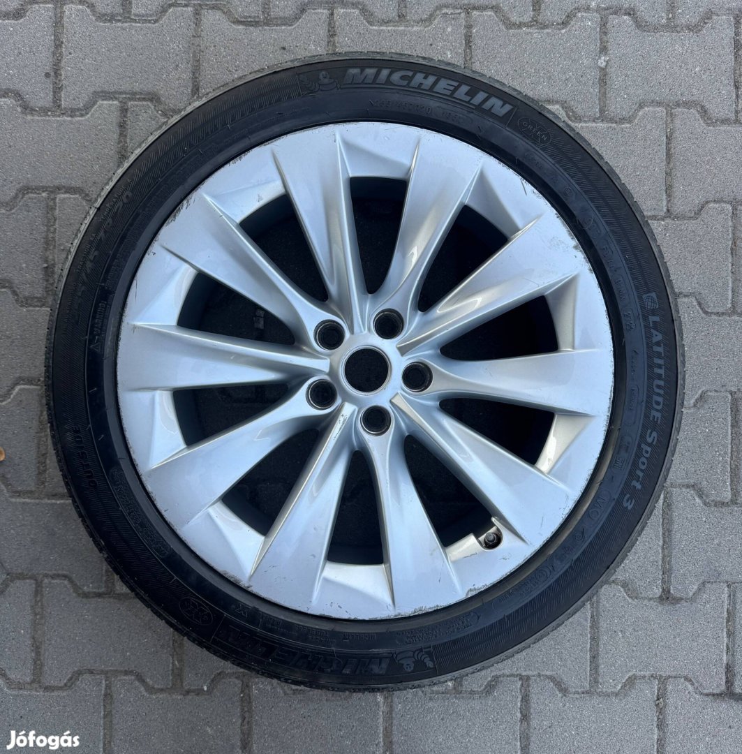 Tesla Model X 20" pótkerék felni alufelni 255/45 R20 Michelin gumival