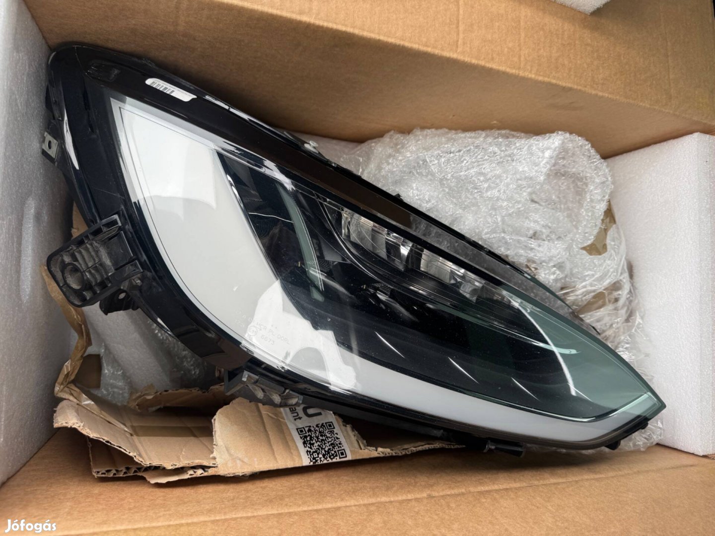 Tesla Model X fényszóró jobb oldali sérülésmentes