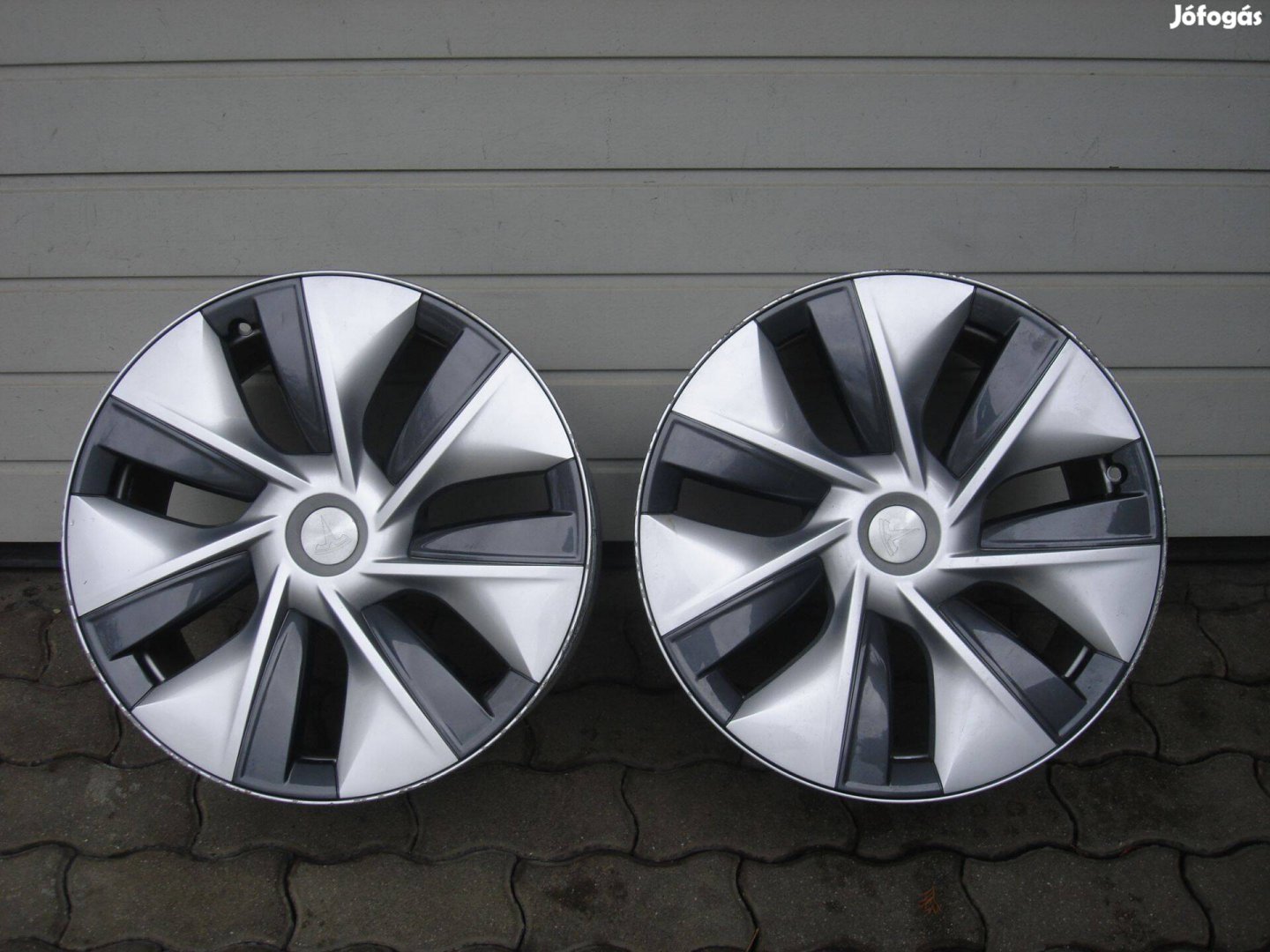 Tesla Model Y 19-es Alukerék 1188222-00-C