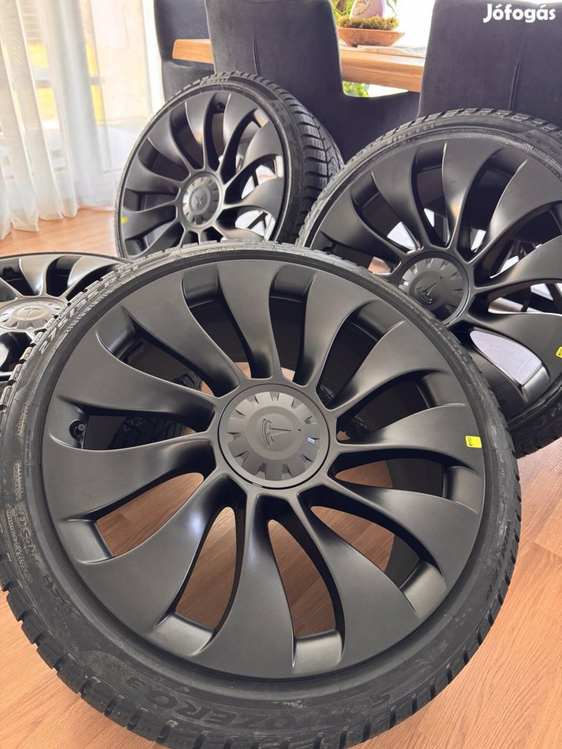 Tesla Model Y 21" Überturbine felni és téli gumiabroncs csomag