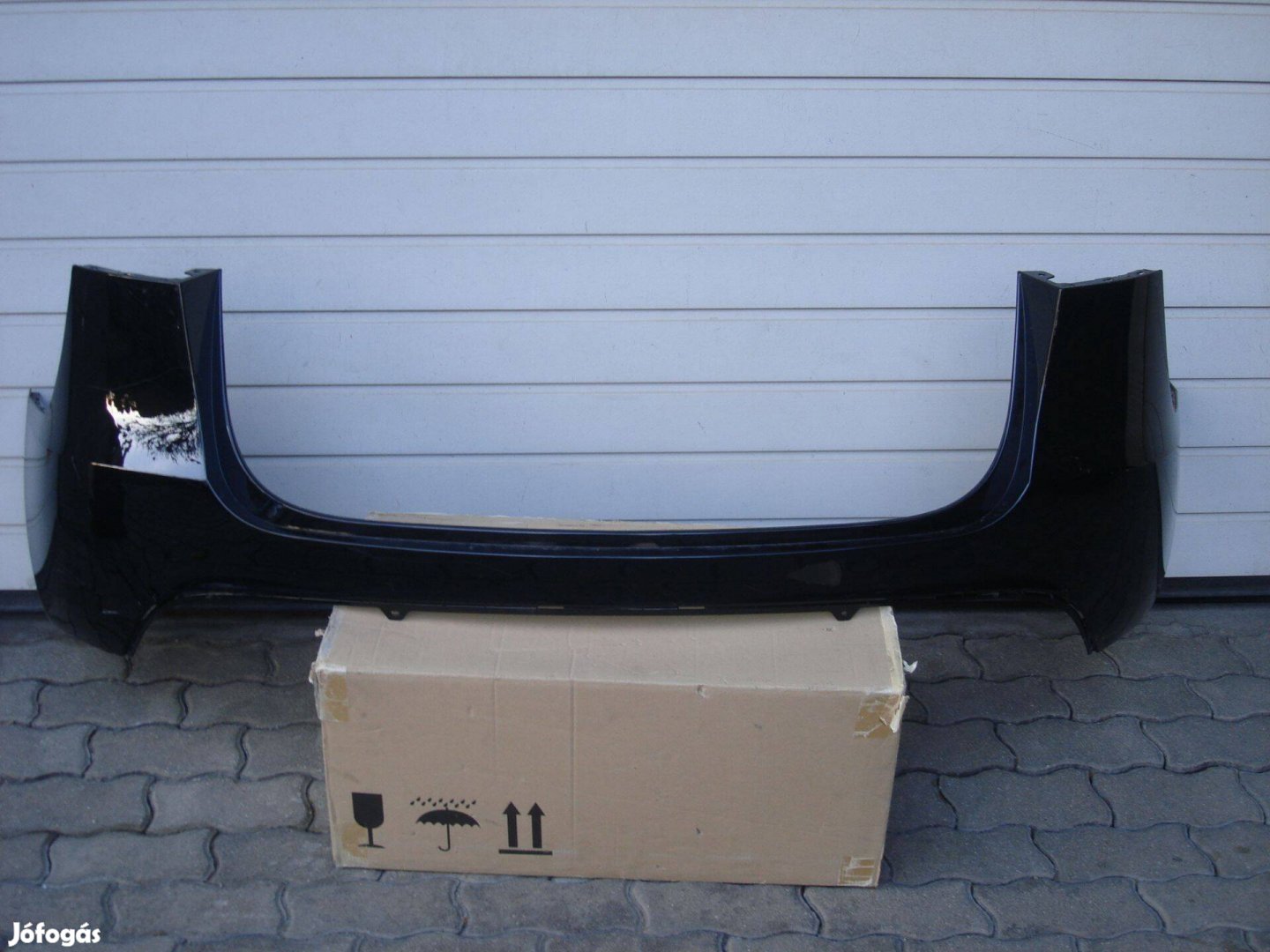 Tesla Model Y Facelift hátsó lökhárító 1494005-00-D 2022-től Hibátlan