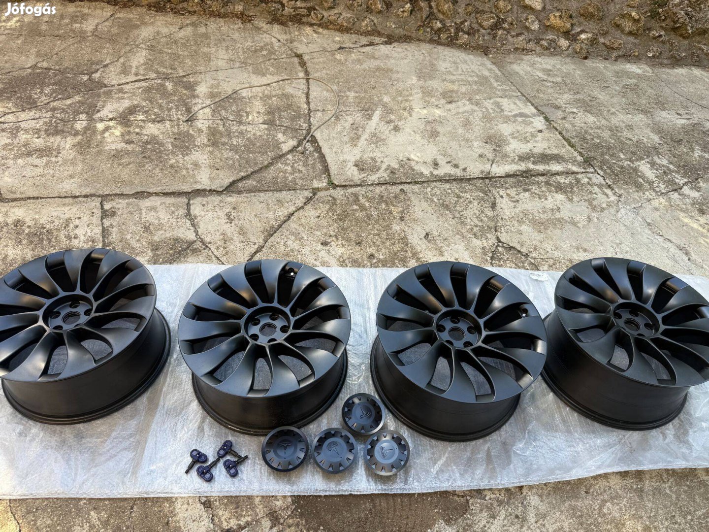 Tesla Model Y Performance Überturbine 4db gyári felni + kupak+szenzor