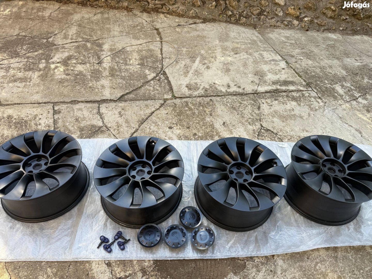 Tesla Model Y Performance Überturbine 4db gyári felni + szenzor +kupak