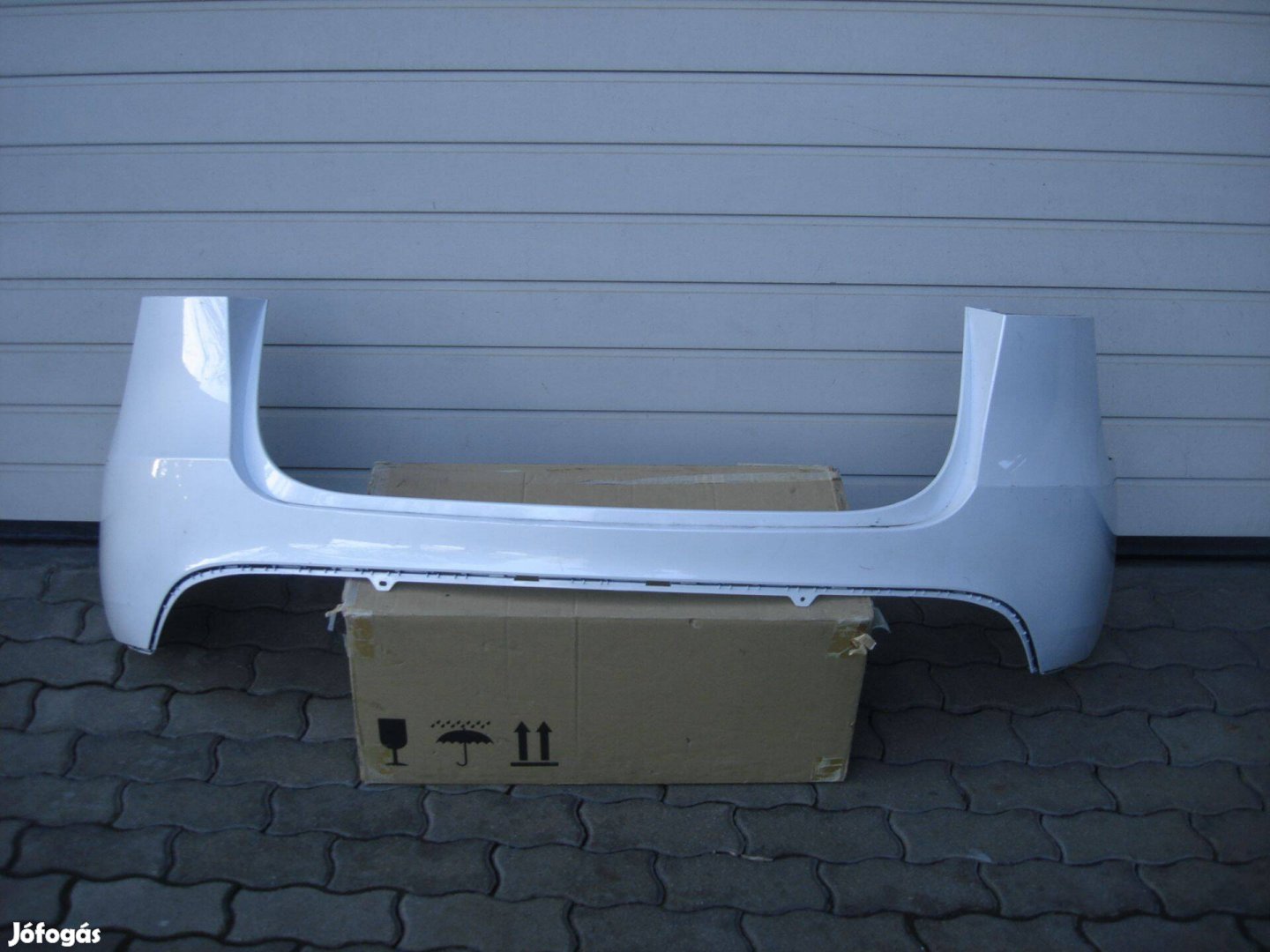 Tesla Model Y hátsó lökhárító 1494005-00-B 2020-tól Hibátlan