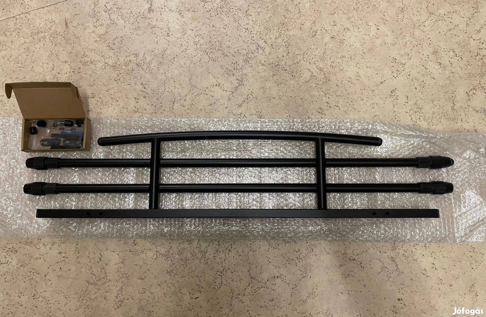 Tesla Model Y kutyarács