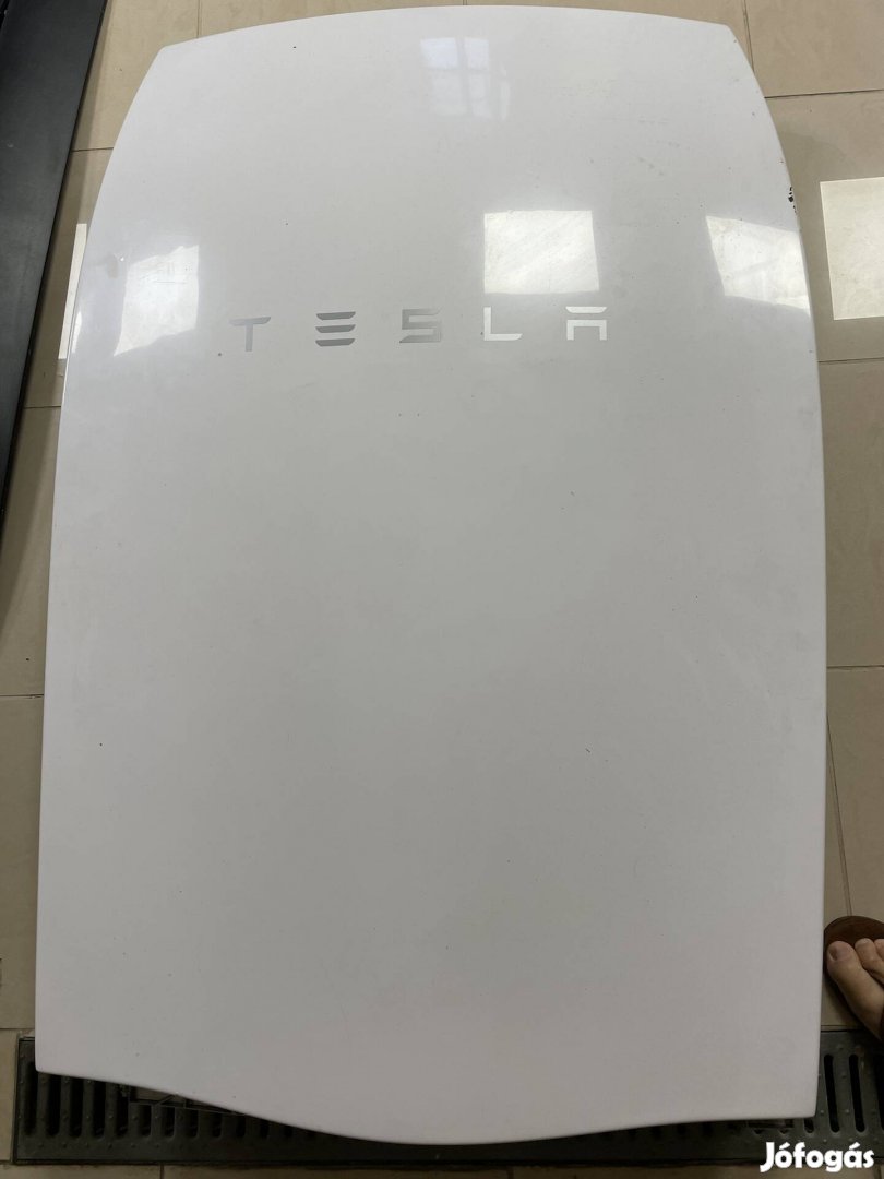 Tesla Powerwall 6,3 KW-os akku