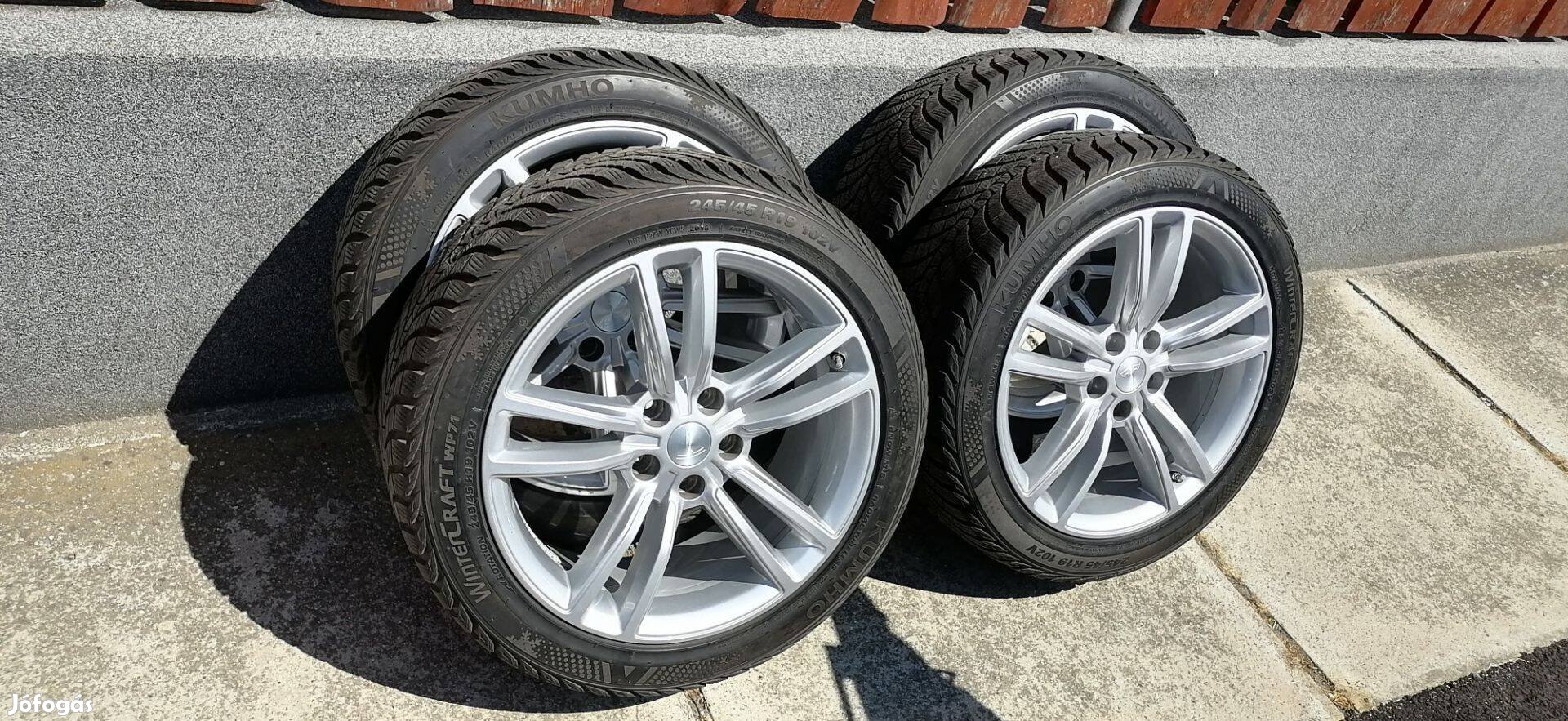 Tesla S kerék alufelni 245/45r19 új állapotú téligumi