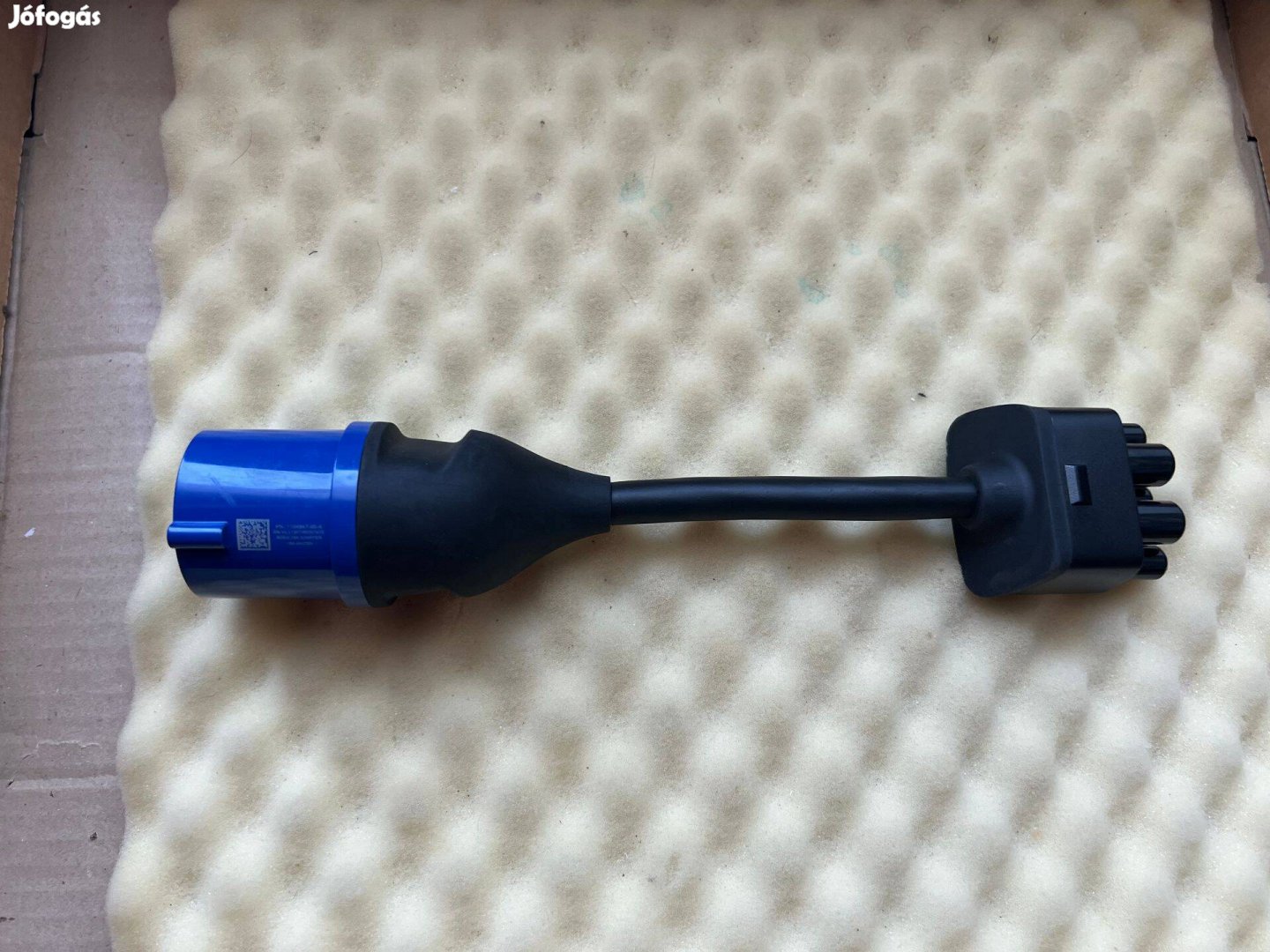 Tesla UMC2 töltőhöz való kék adapter 16A Blauer Adapter - 16A 22.000Ft