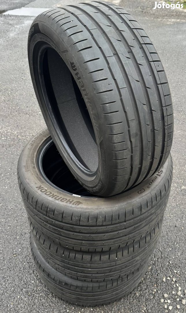 Tesla Y 19es nyarigumi 255 45 R19 Dot23 6mm