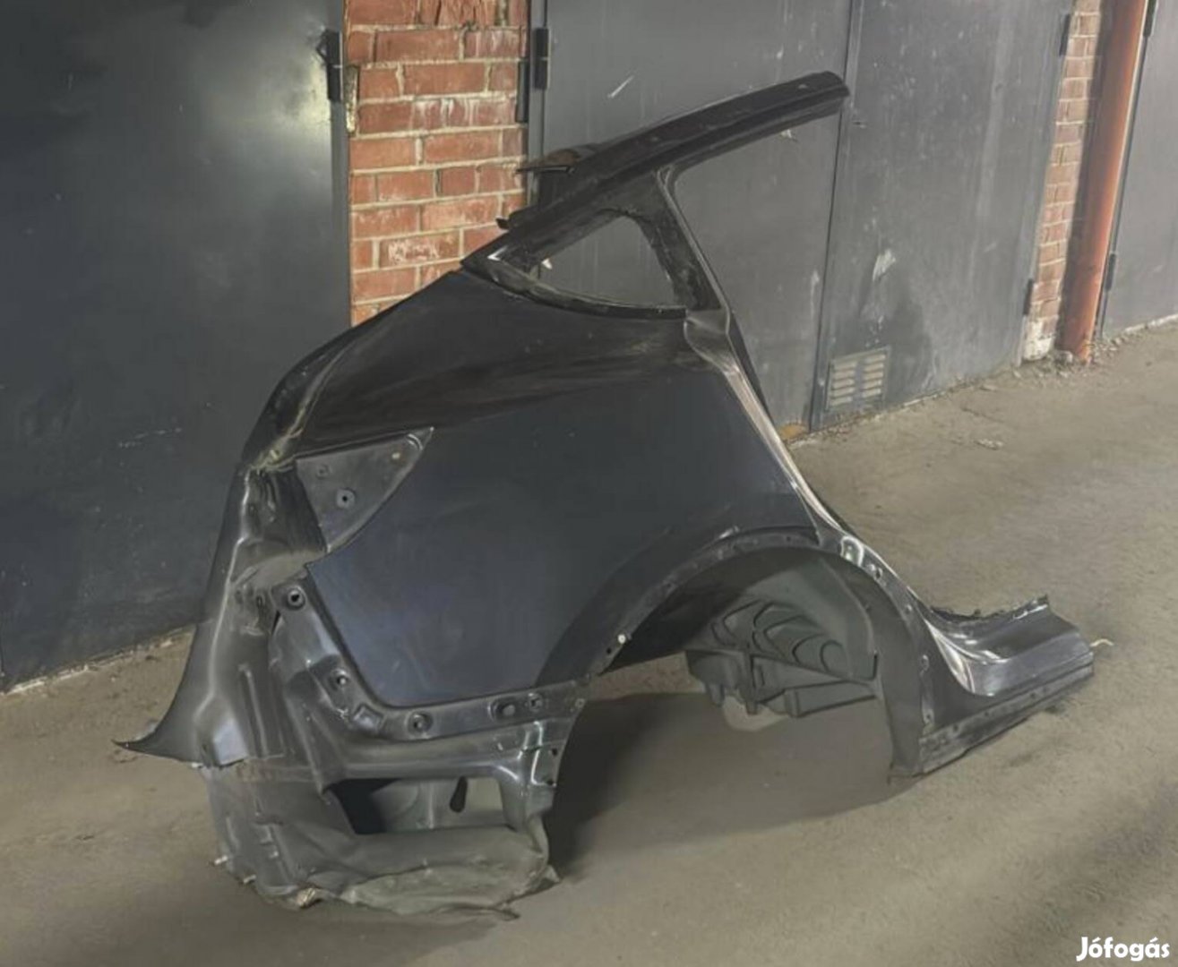 Tesla Y hátsó negyed - rear quarter panel