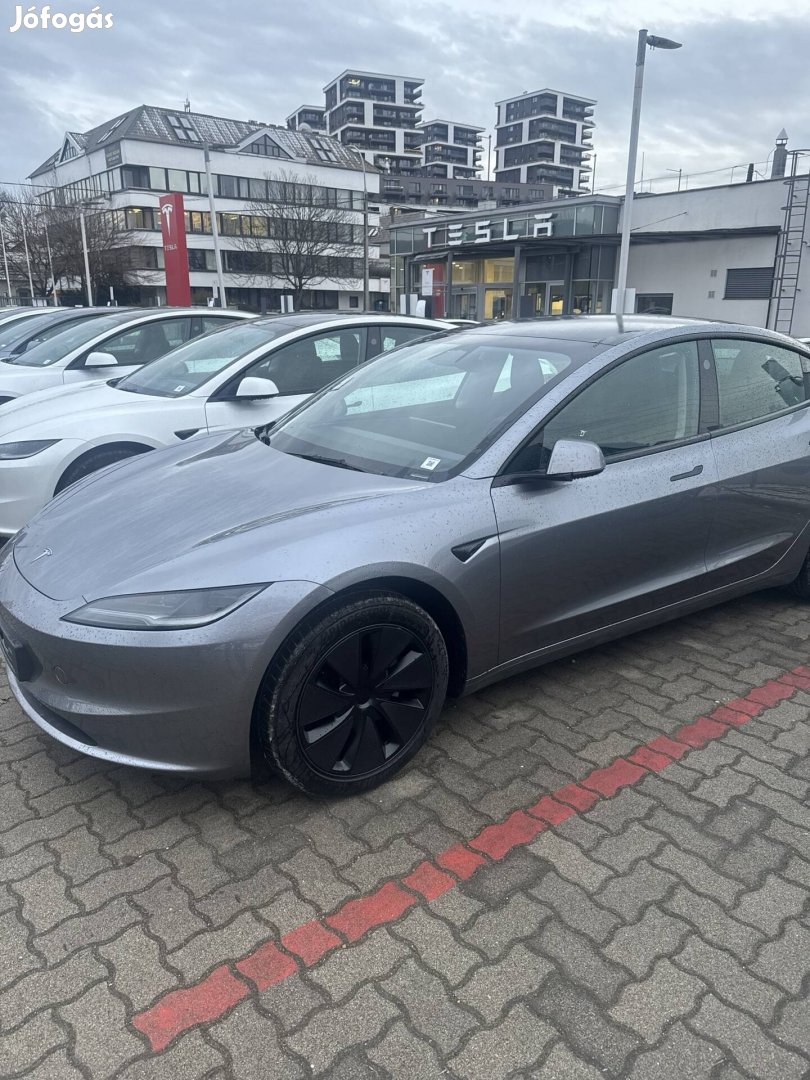 Tesla, Bridgestone Turanza T005 EV gumi, 235/45r18 98W