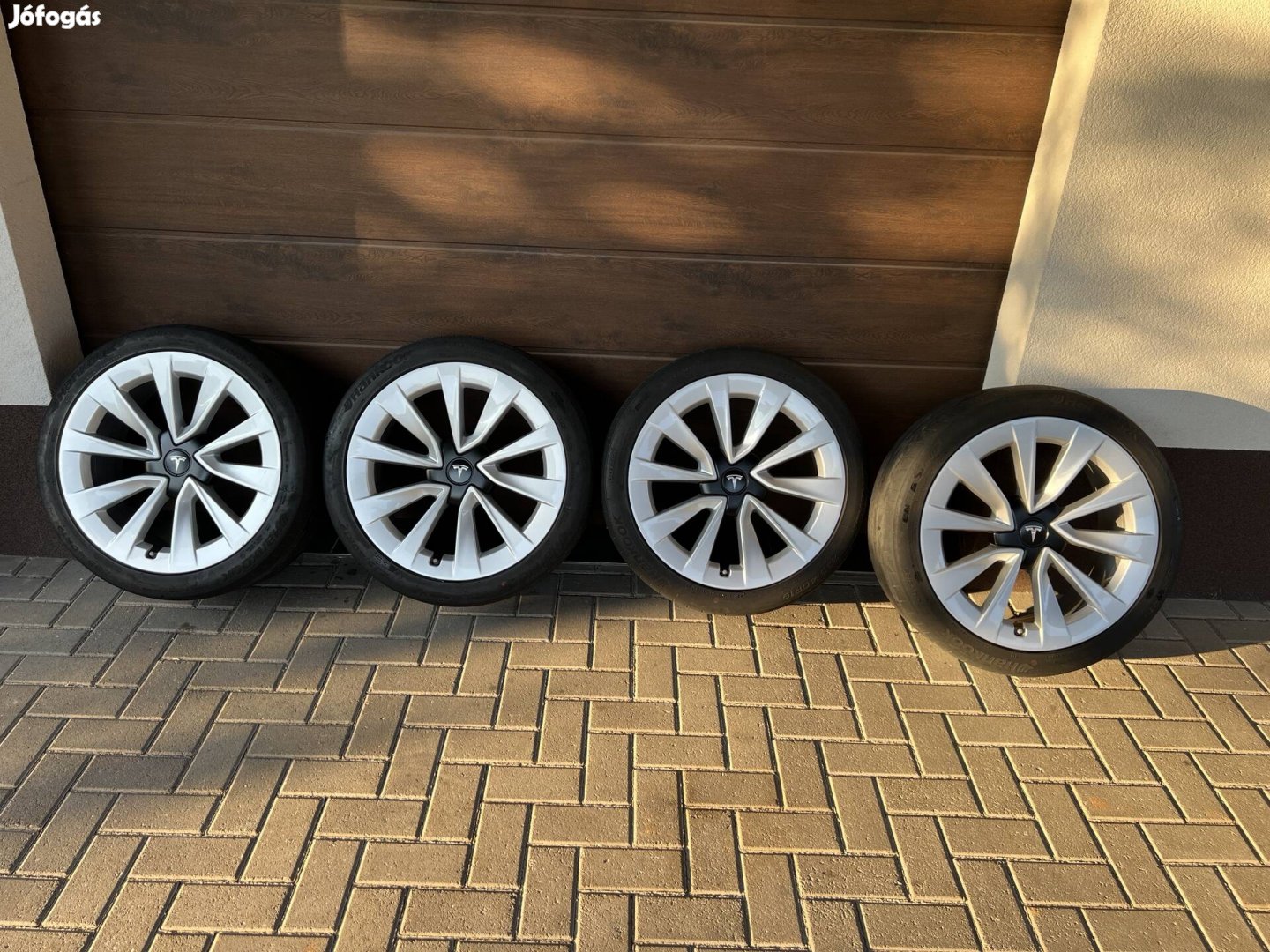Tesla gyári alufelni garnitúra