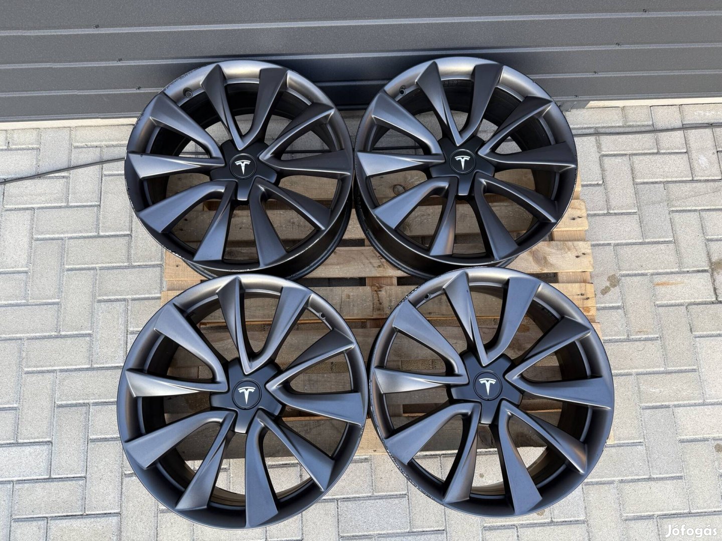 Tesla gyári alufelni garnitúra