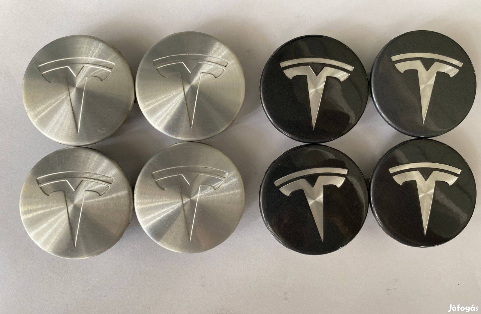 Tesla gyári felni közép, kupak