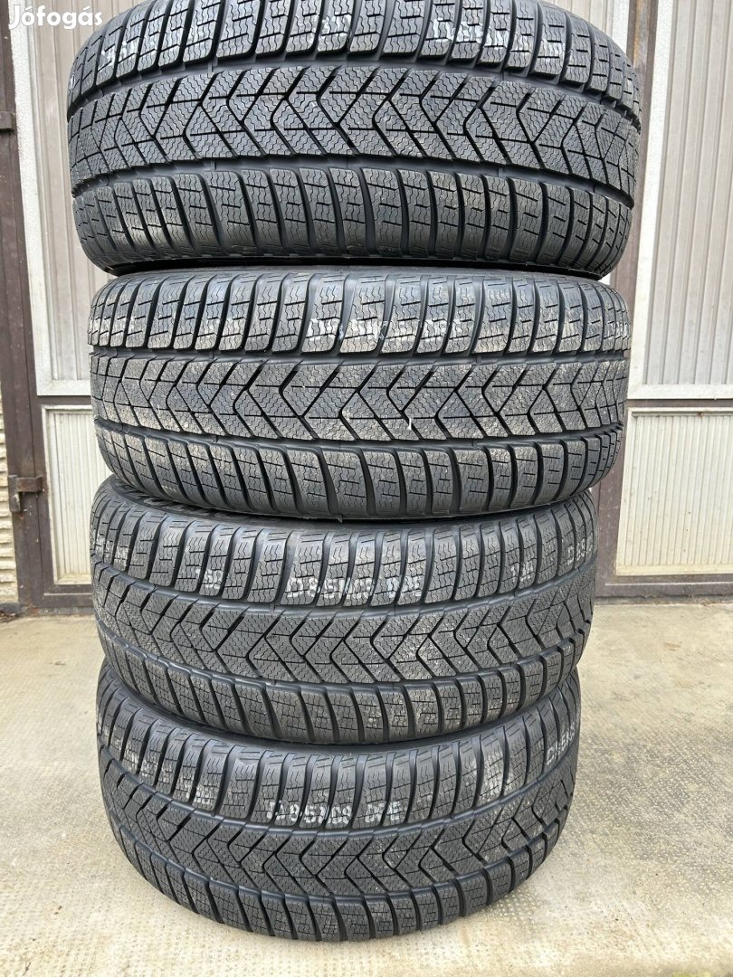 Tesla gyári téligumik 