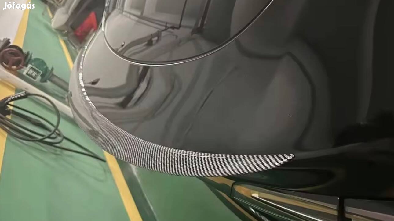 Tesla model 3 szárny