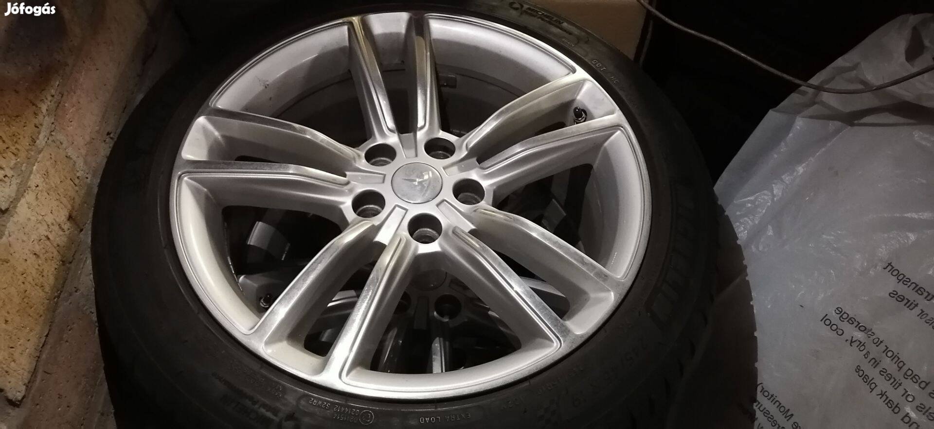 Tesla model S 19" alufelni kerék 245/45r19 Michelin nyári gumi új 2023