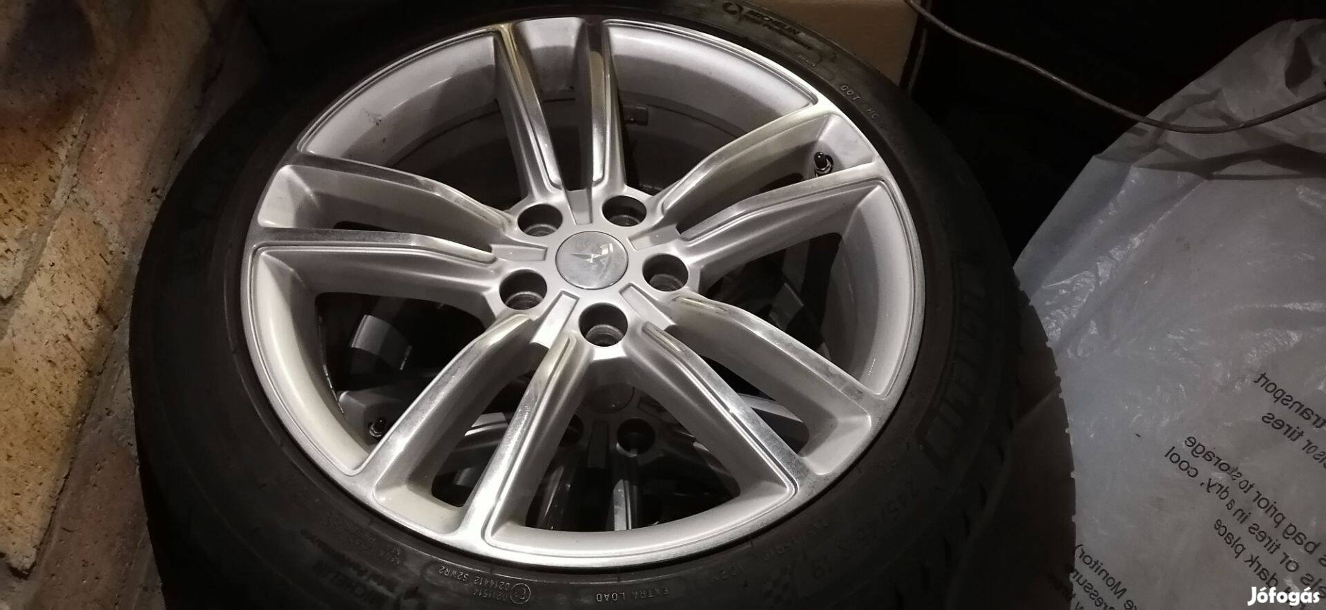 Tesla model S 19" kerék alufelni 2023 Michelin 245/45r19 gumik