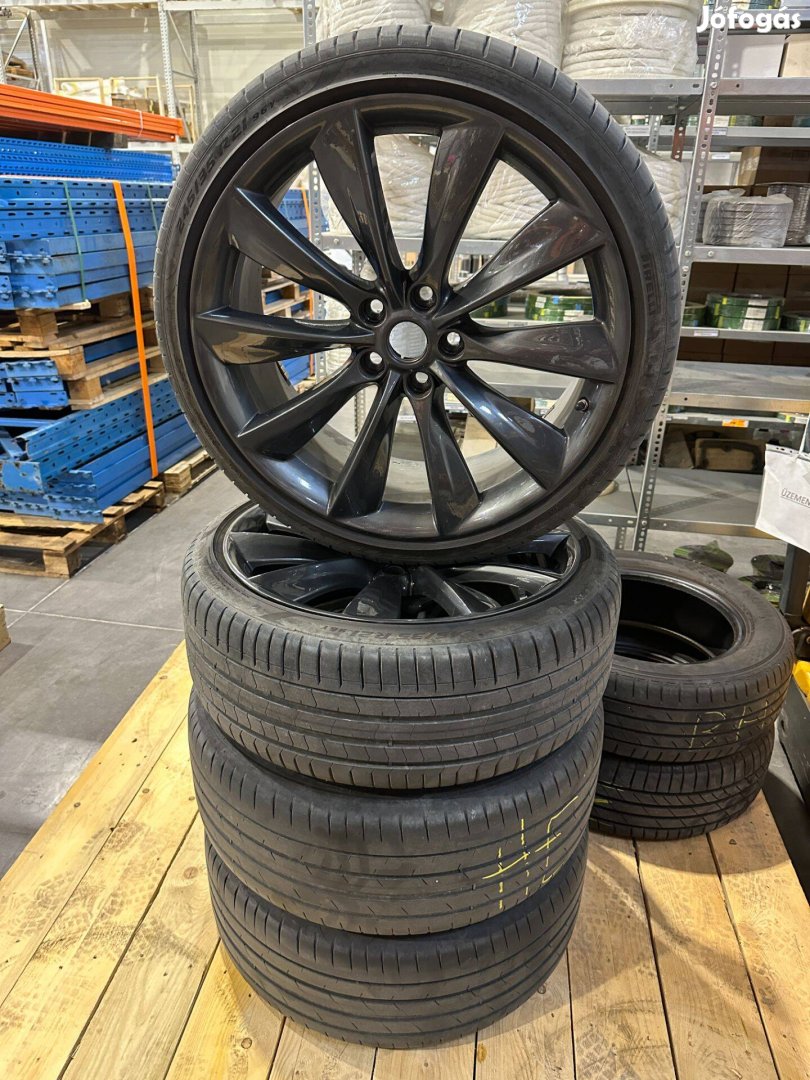 Tesla model S gyári 21" Felni garnitúra nyári gumival