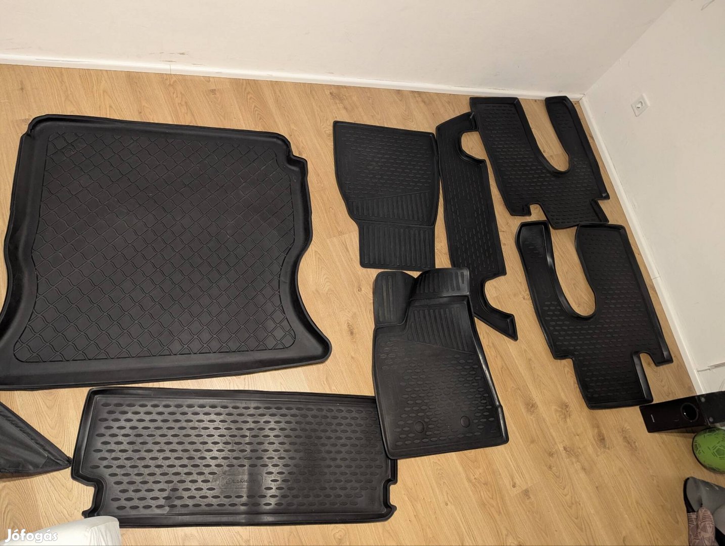 Tesla model X gumiszőnyeg szett (6 személyes)