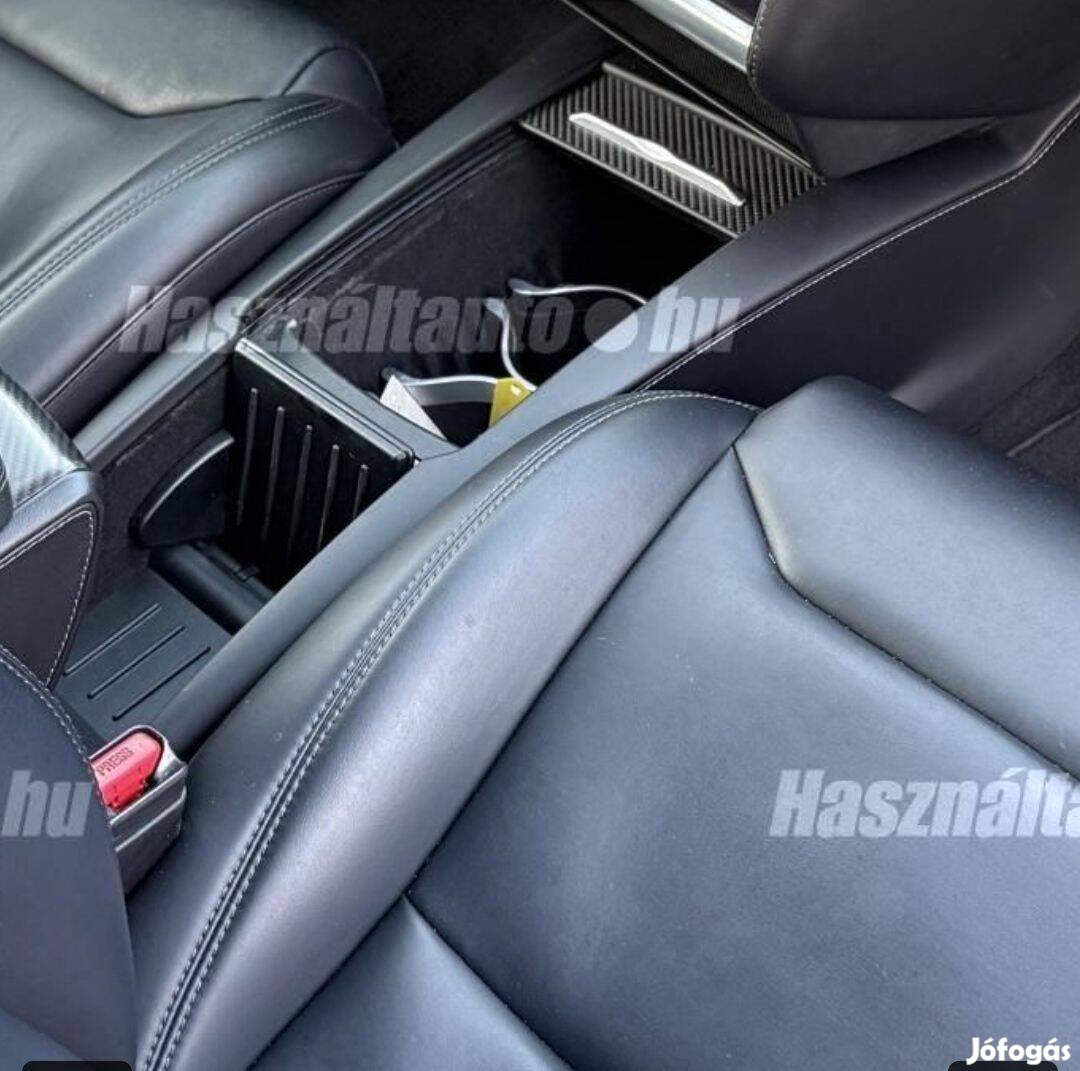 Tesla model s közép konzol