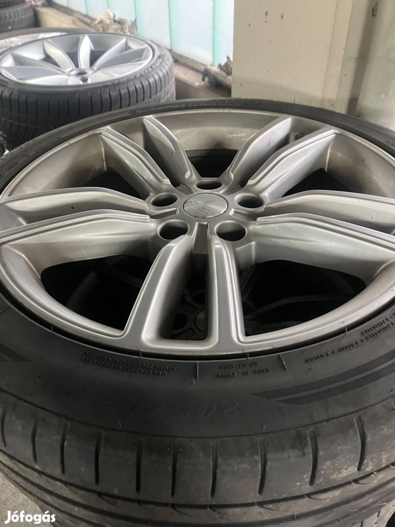 Tesla modell s gyári kerekek