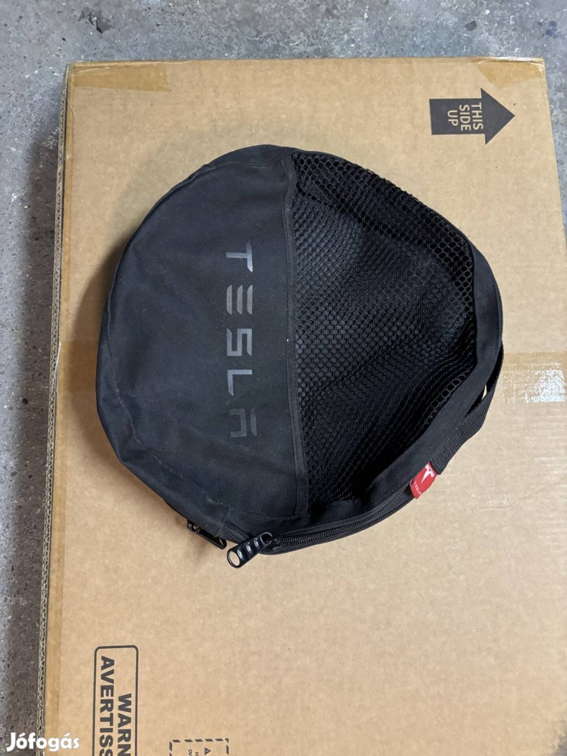 Tesla töltő táska