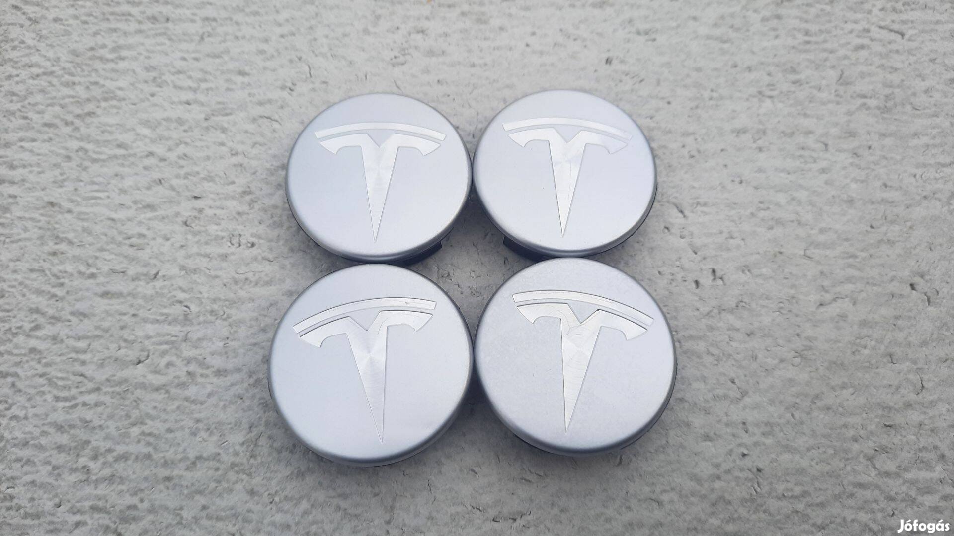 Tesla új felni díszkupak közép felnikupak kerékagy kupak 56mm