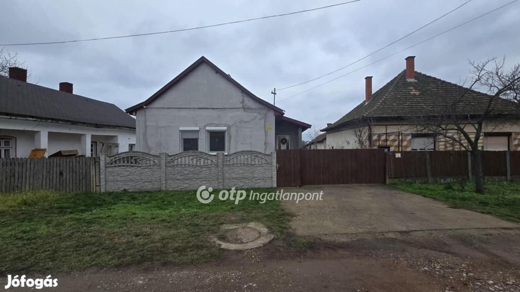 Tetétleni 57 nm-es ház eladó