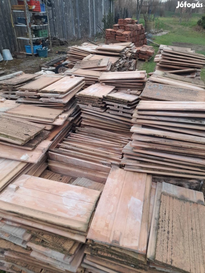 Tetőcserép tatai 1700db elado.Szállitás megoldhato.