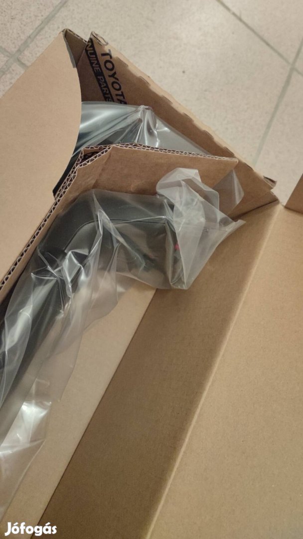 Tetőcsomagtartó keresztrúd Toyota Corolla Crosshoz