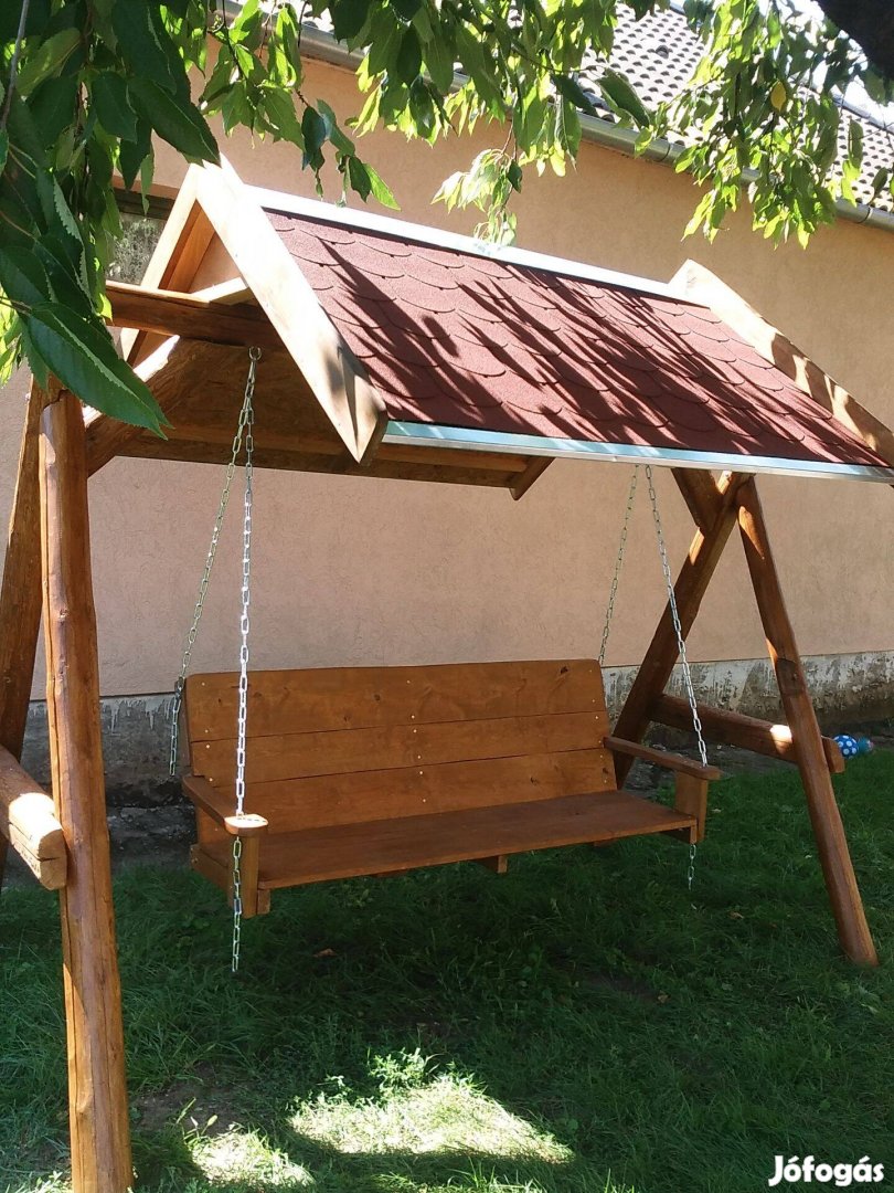 Tetős hintaágy akácból és tölgyből