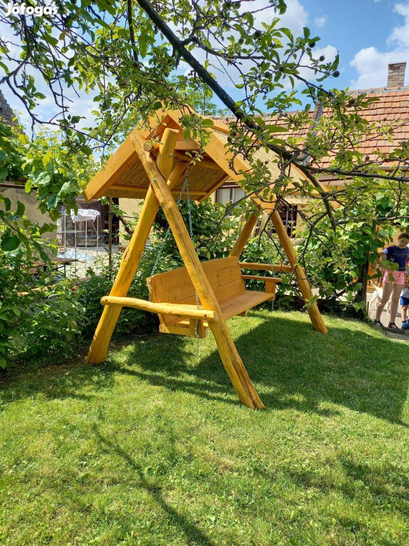 Tetős hintaágy akácból és tölgyből