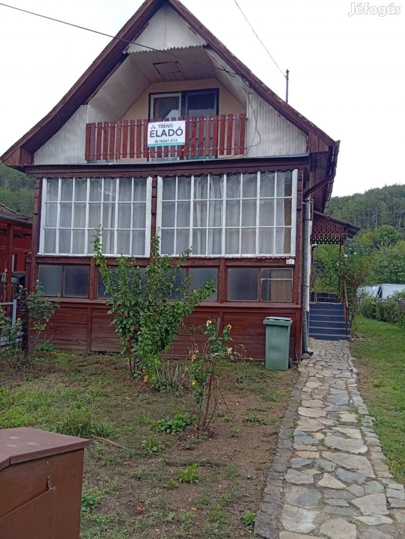 Tetőtér beépítéses családi ház olcsón eladó Parádon(Mátrában)