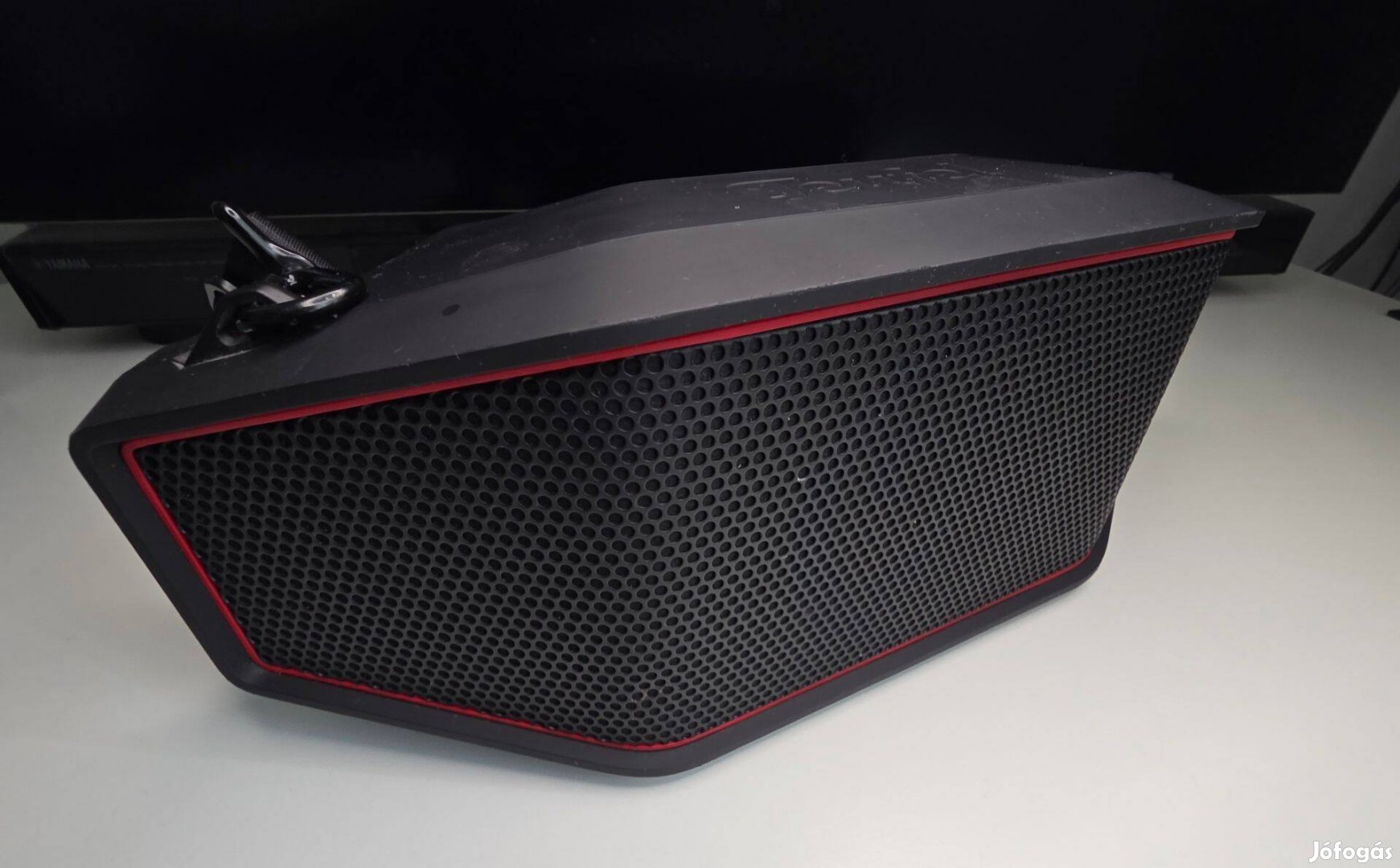 Teufel Rockster Cross Brutál hordozható Bluetooth