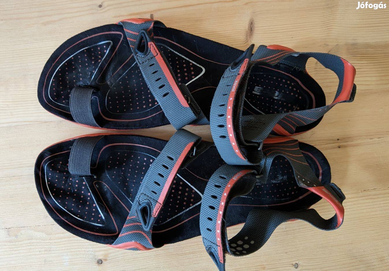 Teva Zilch barefoot szandál 43as méret