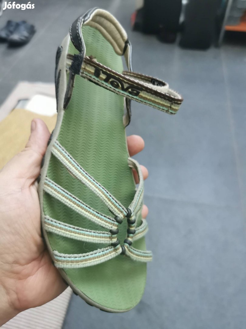 Teva női túra szandál 38.