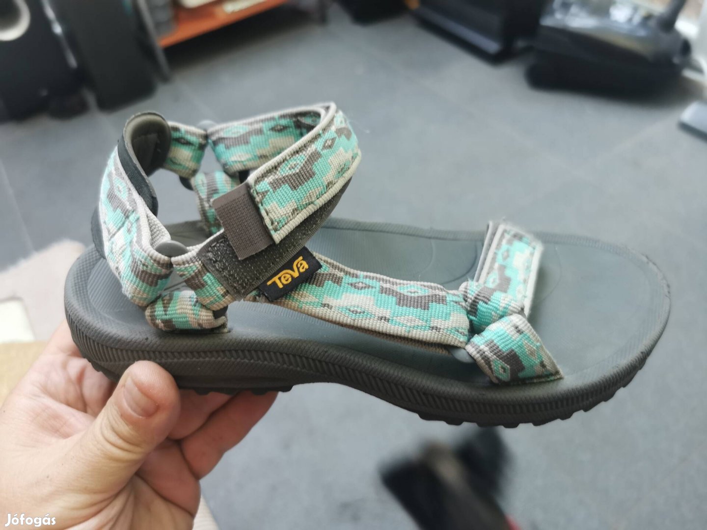 Teva túra szandál 38. 