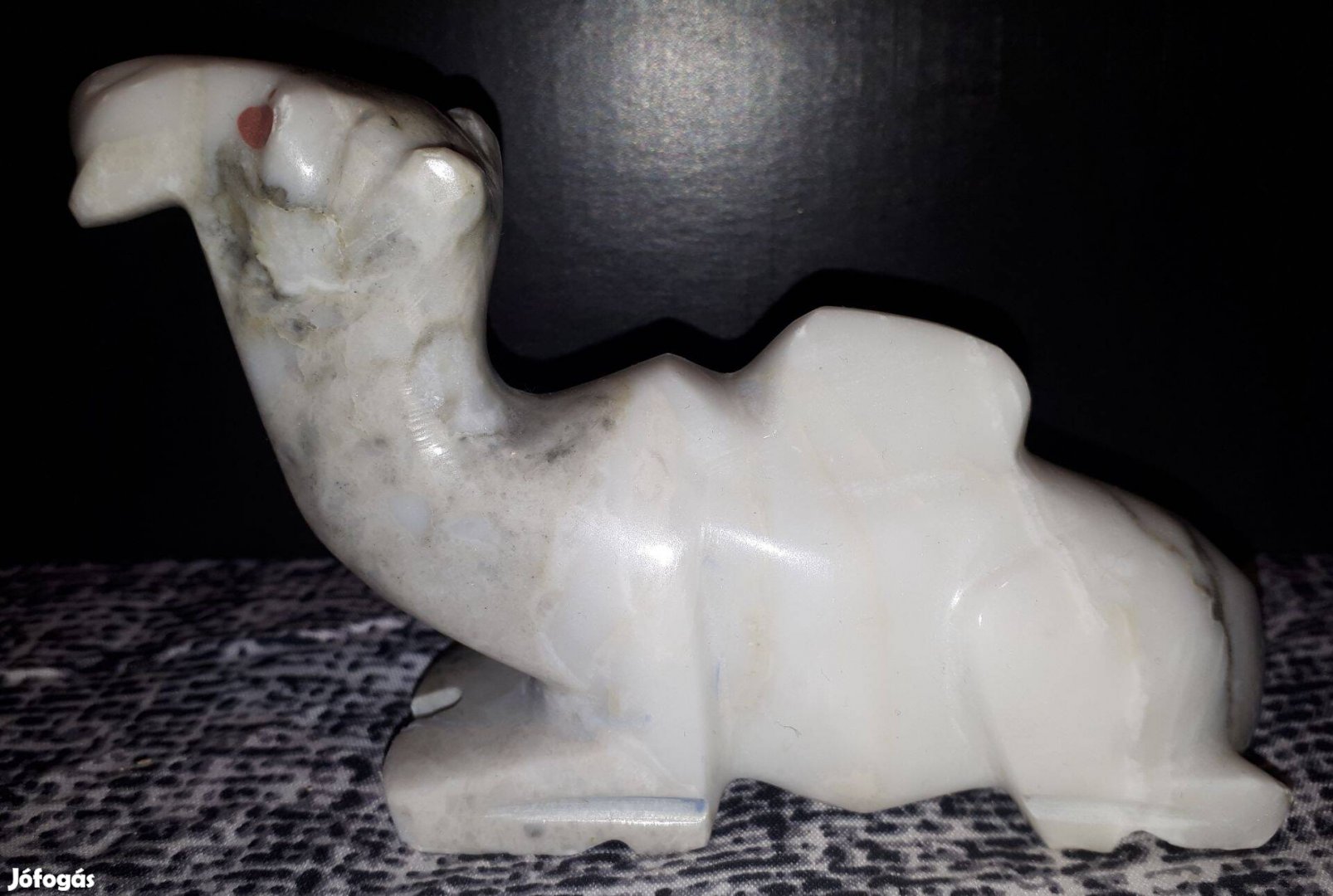 Teve onix márvány levélnehezék 12 cm és 7 cm magas