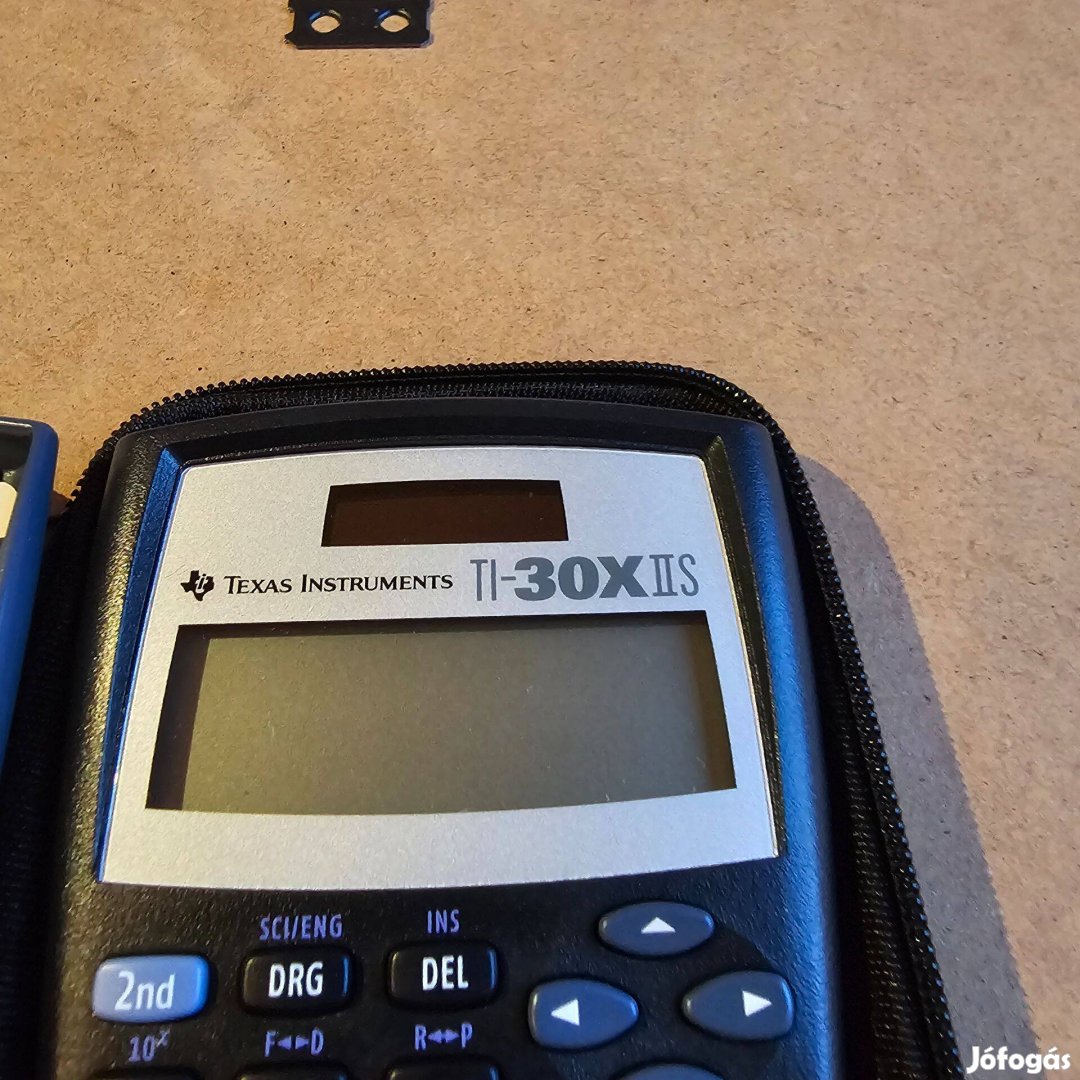 Texas Instruments TI-30Xiis számoló gép pár alkalommal használt