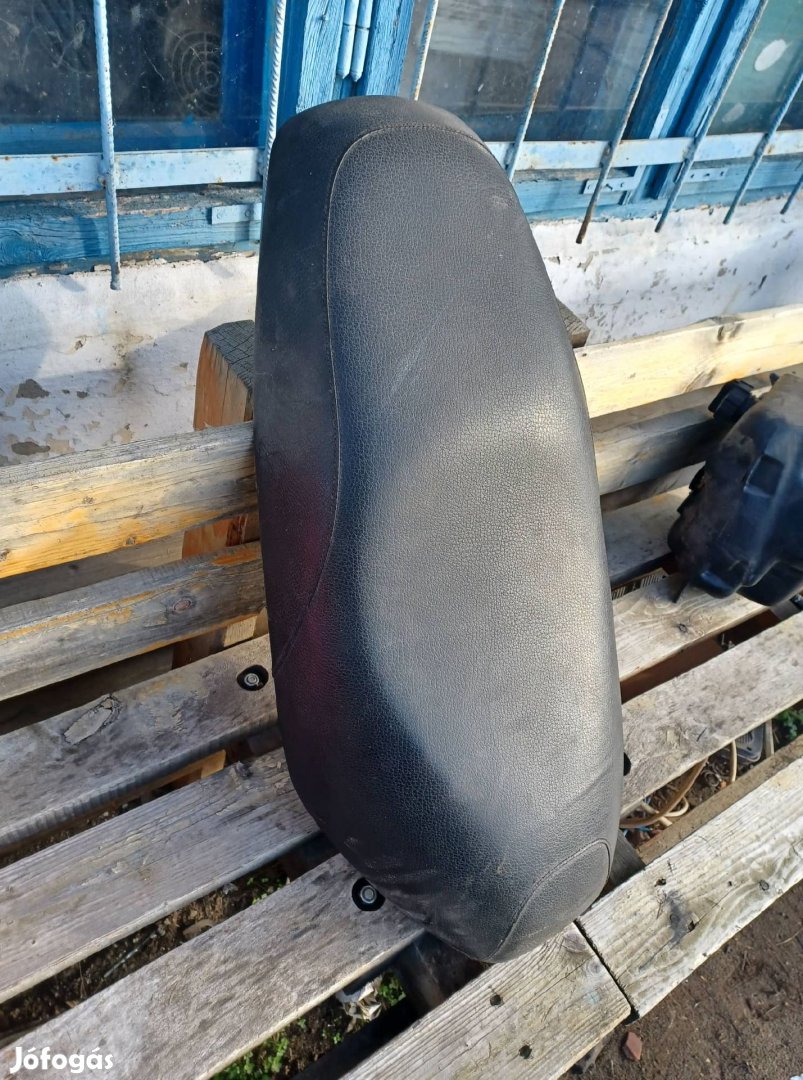 Tgb 303 / Laser / 101 R  Ülés