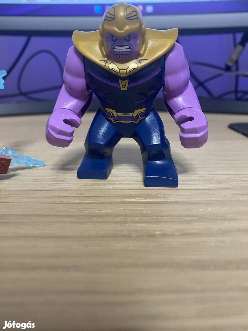 Thanos Lego minifigura