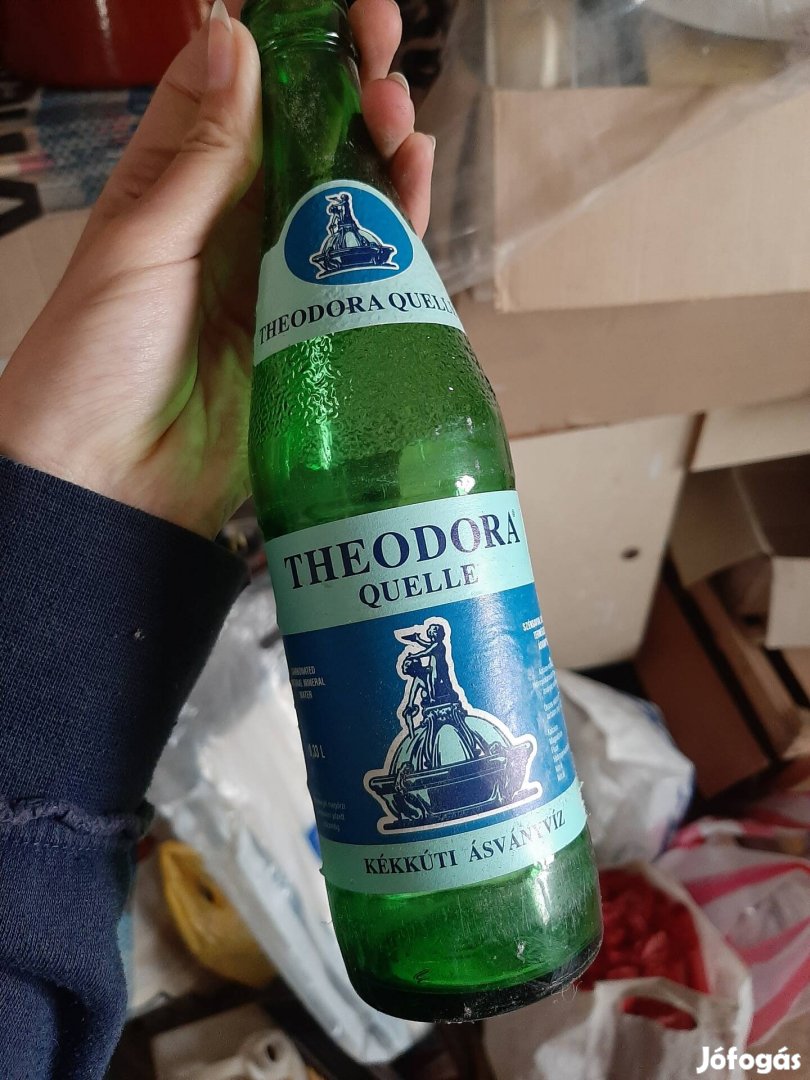 Theodora Quelle, kékkúti ásványvíz, 0,33 L üveg