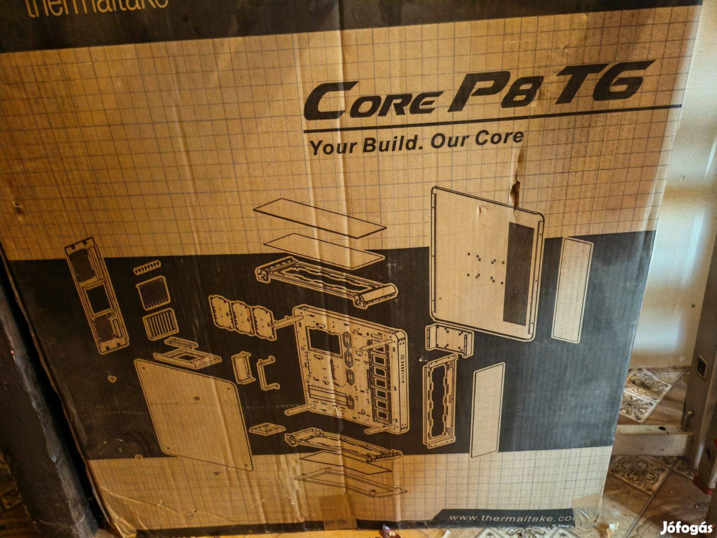 Thermaltake core p8 gépház